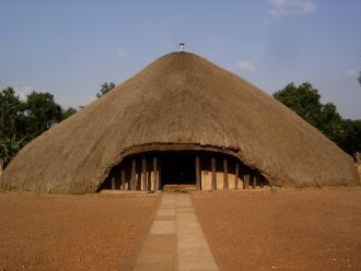 Захоронение королей Буганды в Касуби.