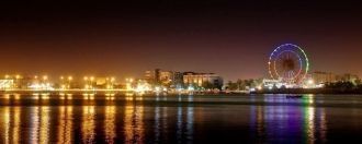 Вид на ночной город Басра.