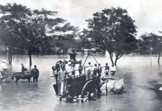 Старое фото реки и жителей Кланга.