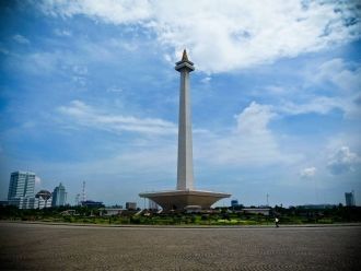Национальный монумент Джакарты. Одна из 