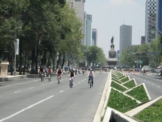 Улица Paseo de la Reforma Мехико.
