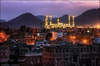 Сана - столица Йемена.Ночной город.