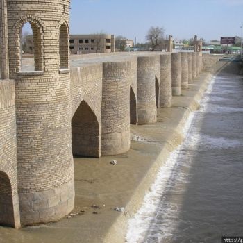 Кирпично-каменный мост через реку Кашкад