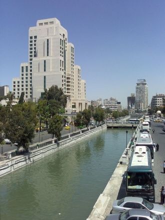 Центр Дамаска с видом на реку Барада в о