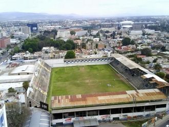 Estadio Ла.-Мартиника. Леон-де-лос-