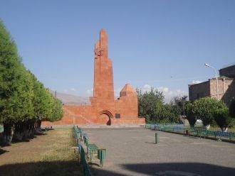 Памятники и мемориалы города Нор-Ач