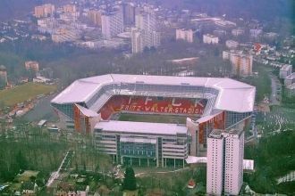 Стадион FCK в Кайзерслаутерне.