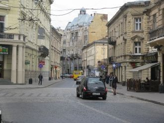 Улица во Львове.