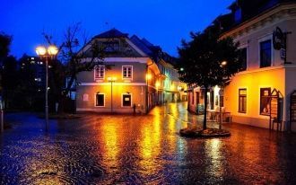 Ночные улицы Филлаха, Австрия.