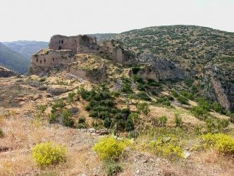 Руины замка Баграс на горе Нур (Аманос) 