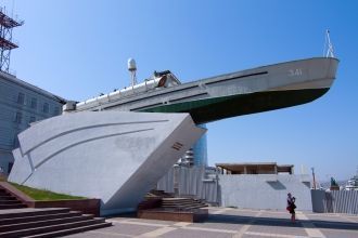 Памятник героическим морякам-черноморцам