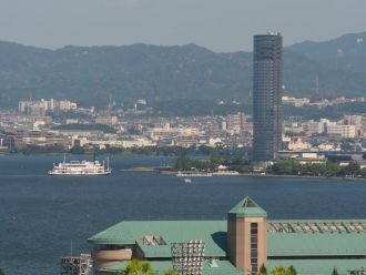 Вид на город Оцу.
