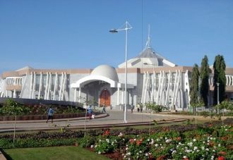 Здание парламента.