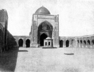 Мечеть Калян в Бухаре. Начало 16 в. Двор
