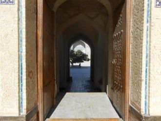 Вход в мечеть Калян.Портал находится на 