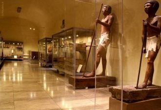 В Каирском музее выставлено порядка 100 