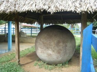 На юге Бразилии стали находить шары из п