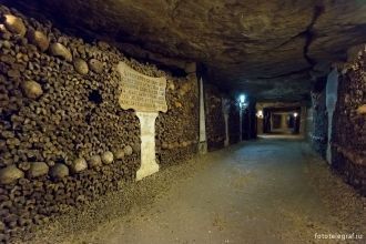 В катакомбах похоронены многие известные