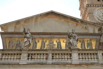 Мозаика на фасаде базилики Святой Марии