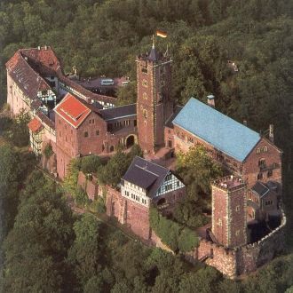В Германии замок Вартбург является симво