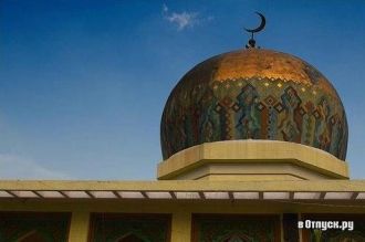 Золотой мечетью ее называют по главному 