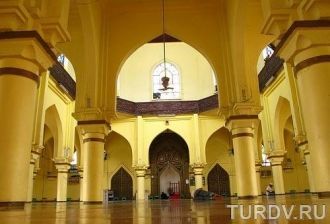Внутри Мечети аль Дахам (Золотой Мечети)