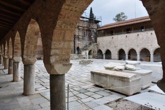 Более 200 лет цистерцианские монахи оста