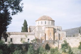 В 1990 году ЮНЕСКО внесло монастырь Дафн