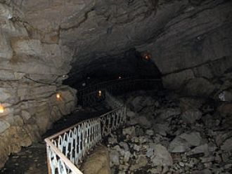 Один из входов в Воронцовскую пещеру.