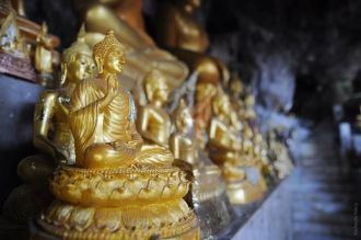Статуи Будды в Ват Тхамсыа.
