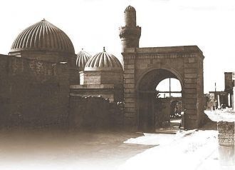 Мечеть была построена над гробницей доче