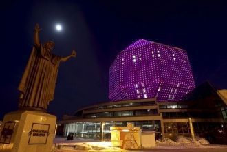 Национальная библиотека Беларуси ночью