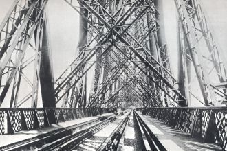 На мосту после завершения строительства 