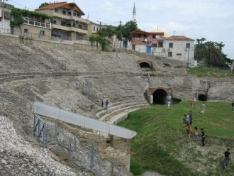 Амфитеатр находится под охраной албанско