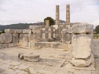Руины храма Летоона.