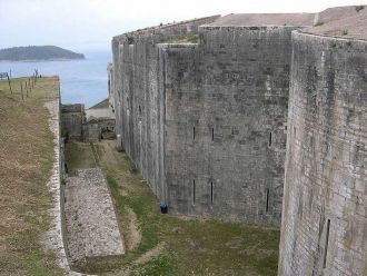 Стены крепости Палео Фрурио.