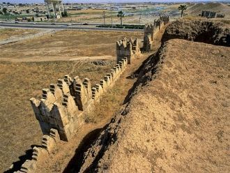 Оборонные стены Ниневии.