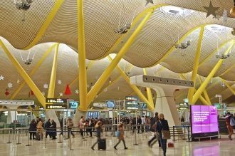 Аэропорт Мадрида состоит из пяти пассажи