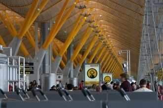 Аэропорт Барахас связывает Пиренейский п