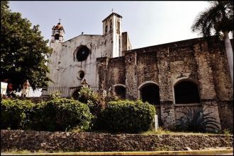 Монастырь Санто-Доминго находится в горо