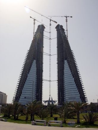 50-этажный небоскреб возведен в непосред