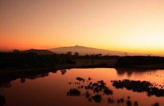 Восход в Национальном парке Кения.
