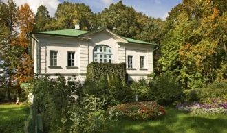 В доме Кузминских в 1859-1862 гг. находи