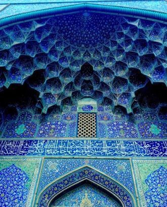 Декор фасада Голубой мечети в Мазари-Шар