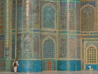 Мозаика на стенах Голубой мечети в Мазар