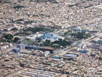 Голубая мечеть в панораме города Мазари-