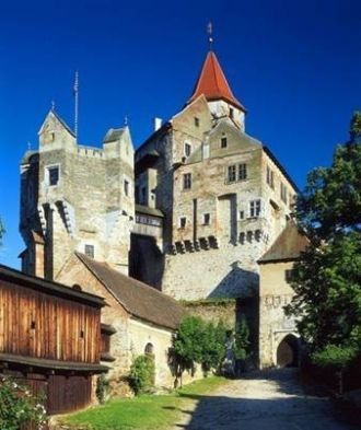У ворот средневекового замка Чехии Пернш