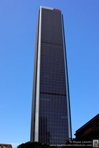Высота Аон-Центр в Лос-Анджелесе составл