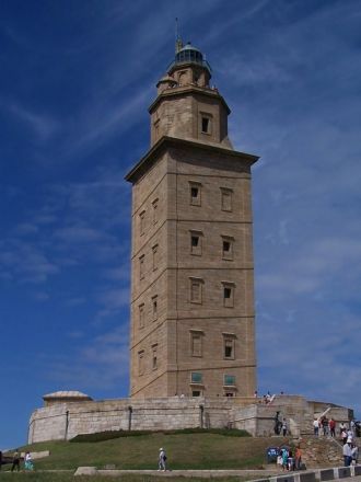 Башня Геркулеса. Внешняя рампа, позволяю