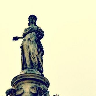 Статуя римской богини по имени Флора, ве